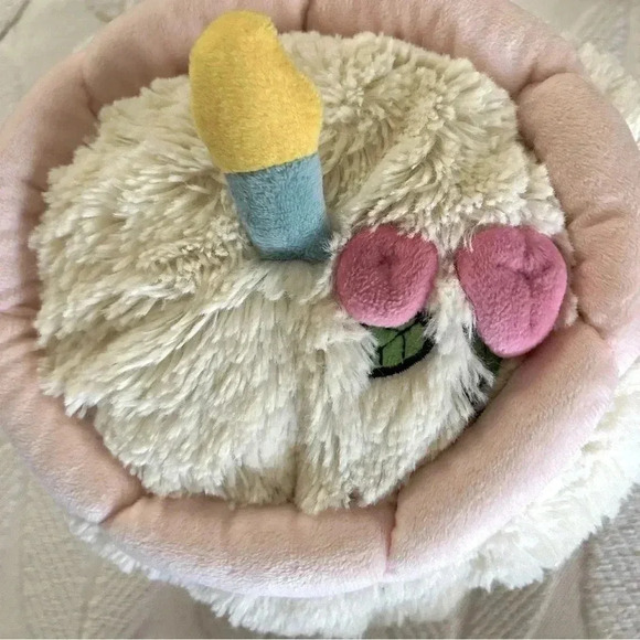 Birthday cake squishable! Doesn’t get cuter than this!! beautiful condition - Picture 5 of 5